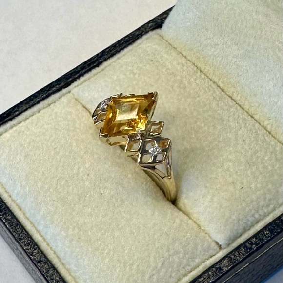10K Yellow Gold Yellow Sapphire & Diamond Ring Size 7 - Picture 5 of 8